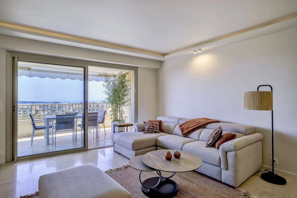 Cannes, Basse Californie - Appartement 4 pièces vue mer  111 m² - photo 2