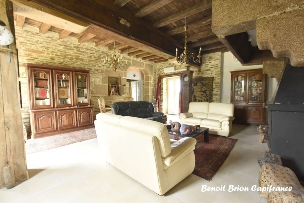 À vendre – Demeure historique en pierre d'environ 260 m² sur 2 hectares – Lapenty (50), à proximité de Saint-Hilaire-du-Harcouët - photo 7