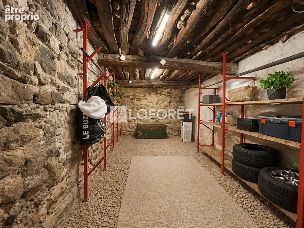 Maison en pierre rénovée à Ambierle  À saisir rapidement - photo 13