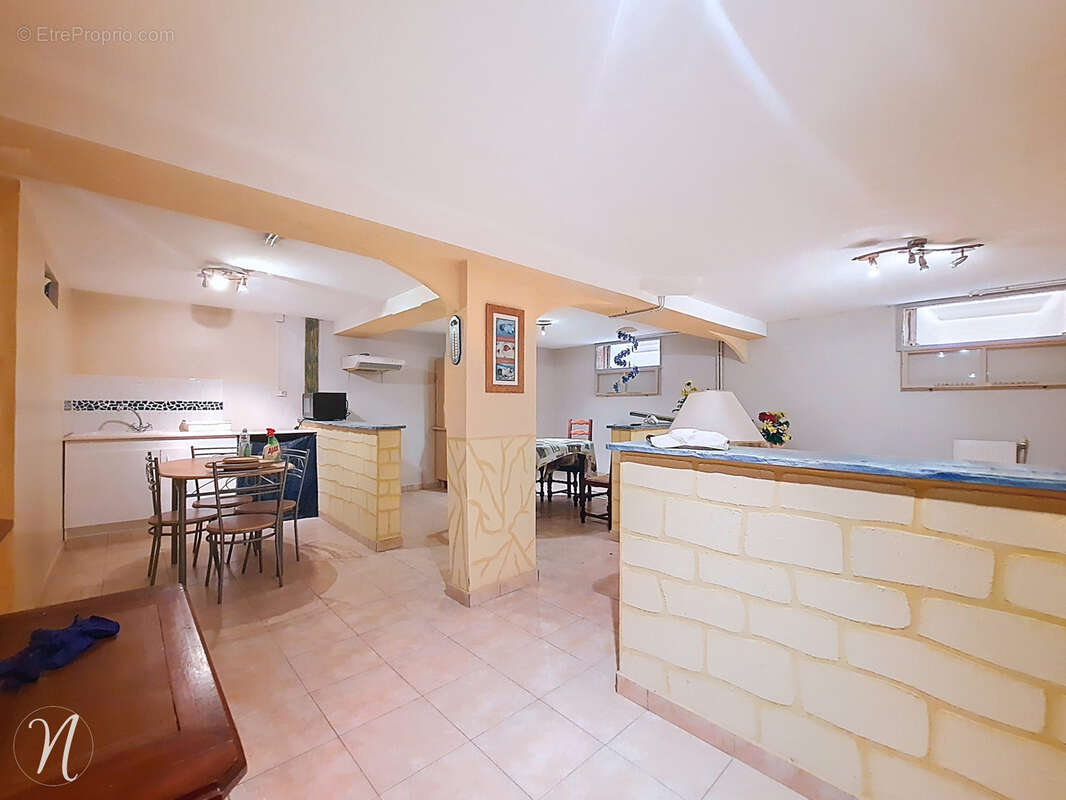 Maison à SIMANDRES
