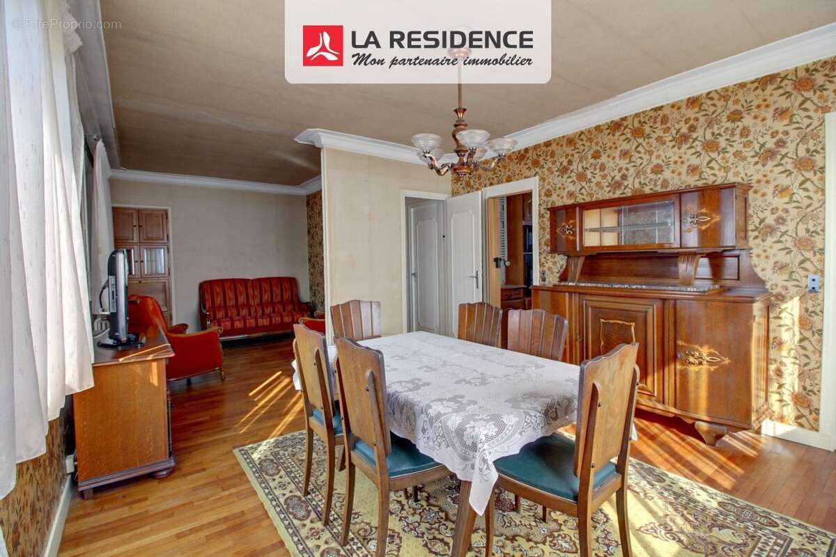 Maison à LES MUREAUX