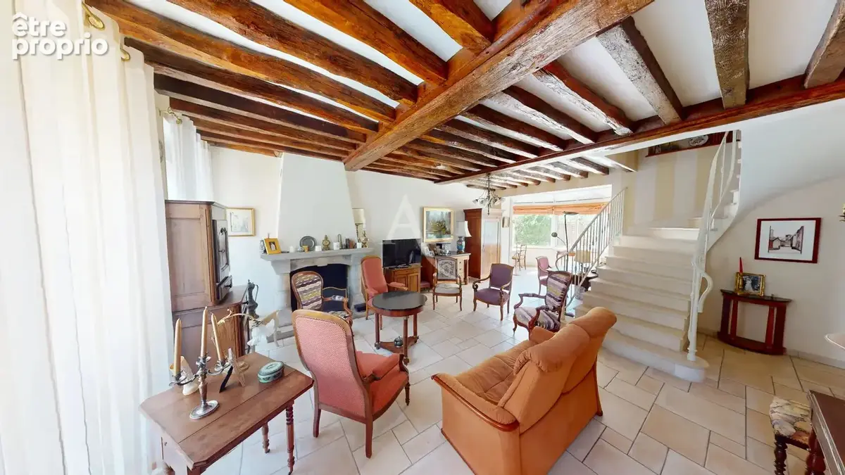 Maison familiale 8 pièces - 206 m2 - Centre ville de Neuville-aux-bois - photo 2