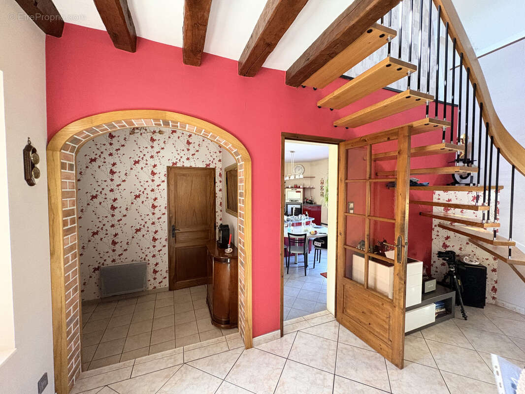 Maison à SAINT-BARTHELEMY-D'ANJOU