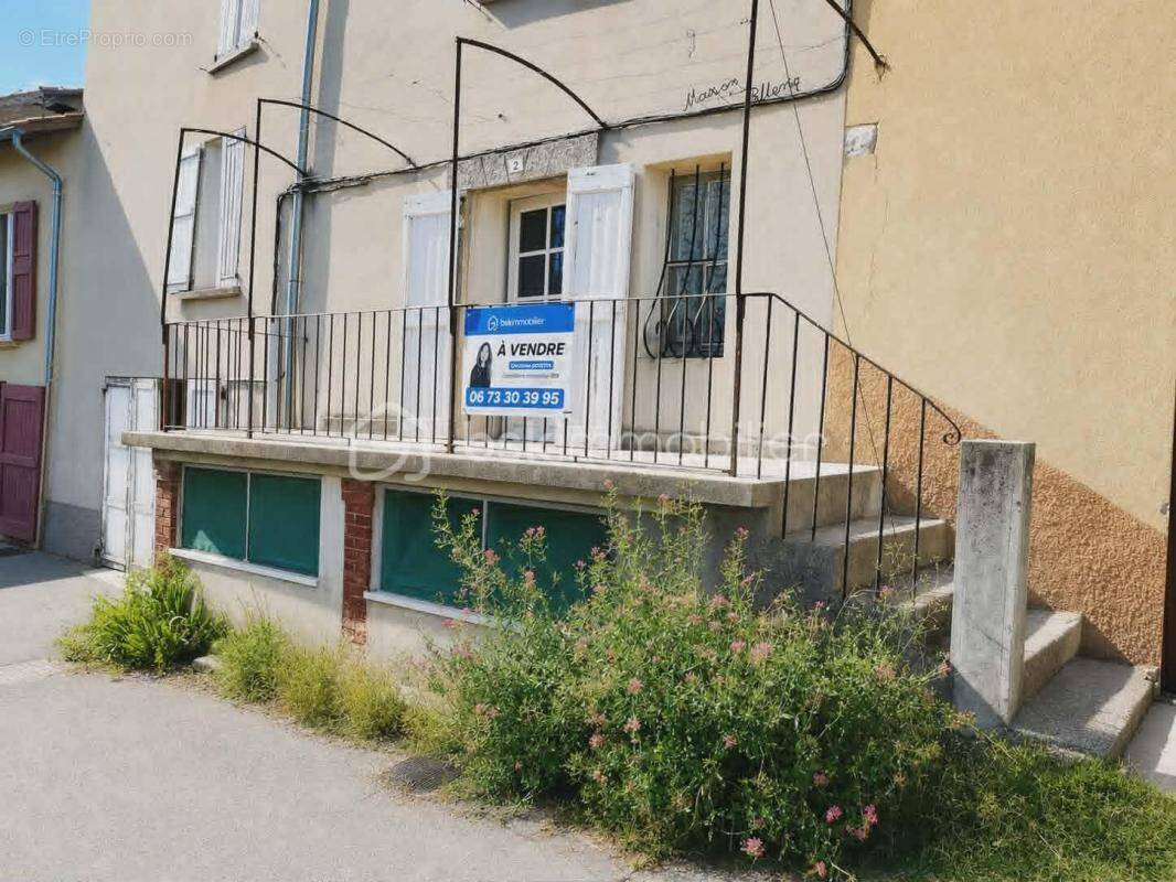 Appartement à THOARD