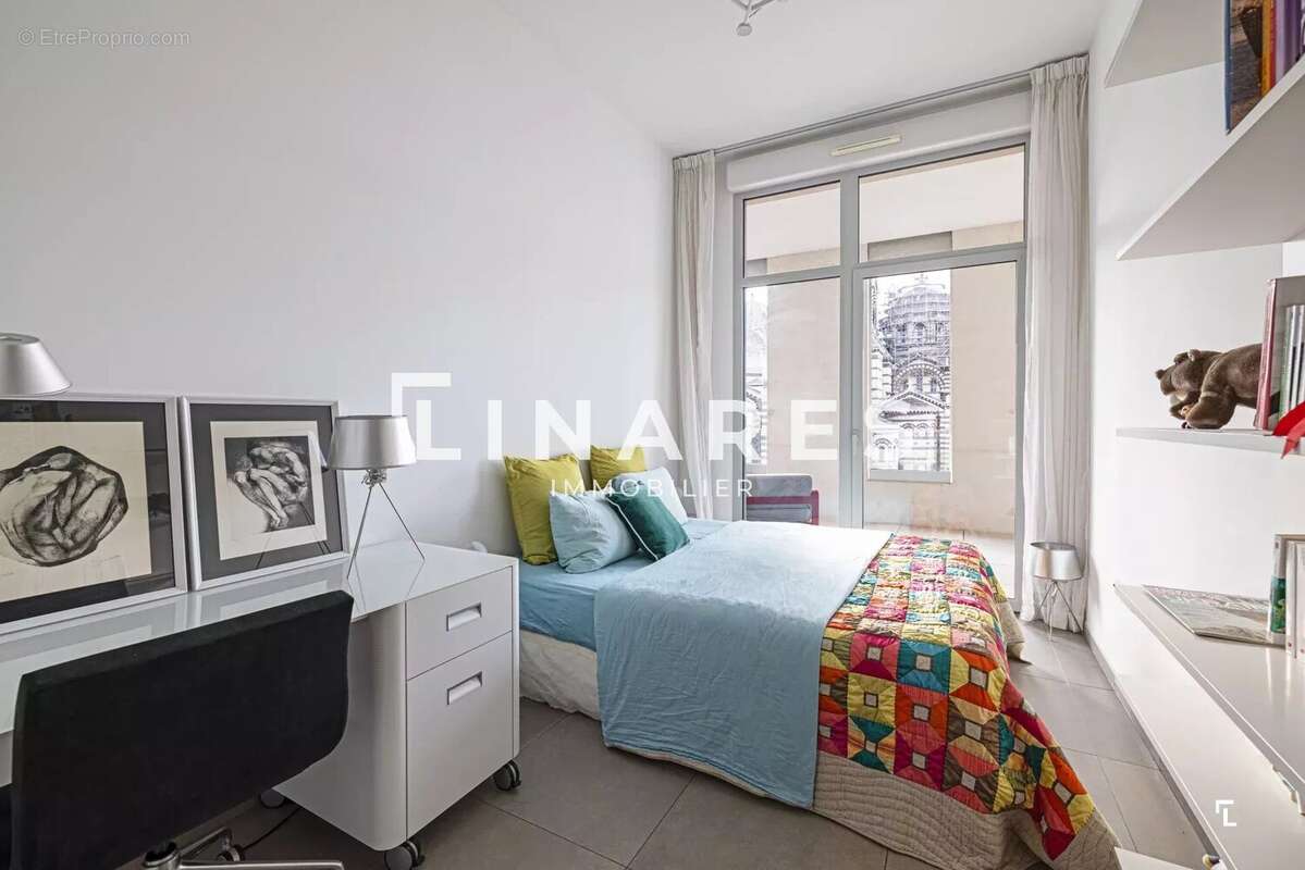 Appartement à MARSEILLE-2E
