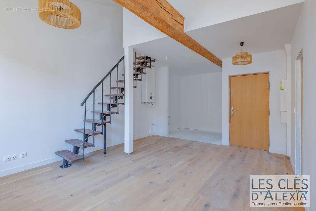 Appartement à SAINT-GENIS-LAVAL