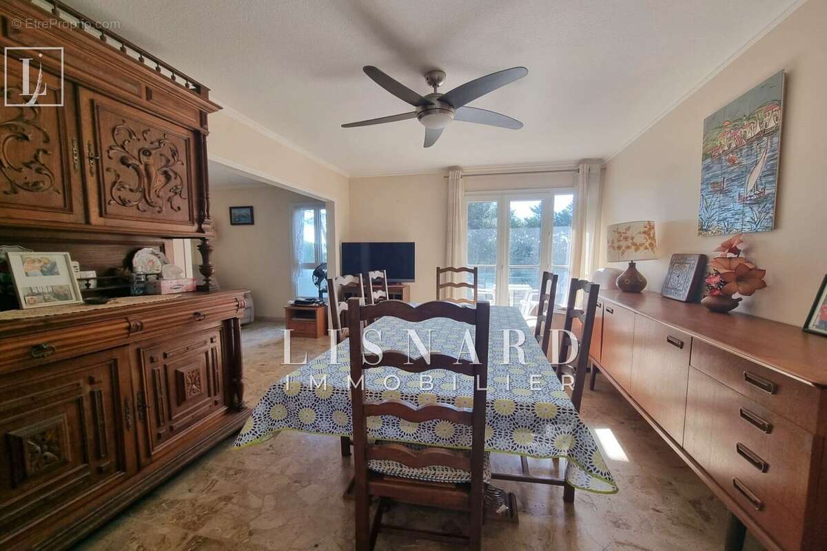 Appartement à VALLAURIS