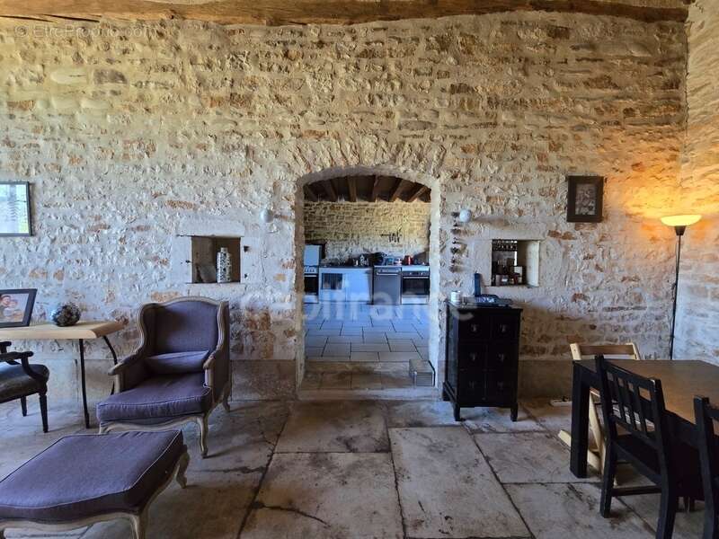 Maison de charme rare au cœur du Vézelien – environ 150 m² habitables, fort potentiel de 230 m2 - 2 chambres potentiel 5 - photo 7