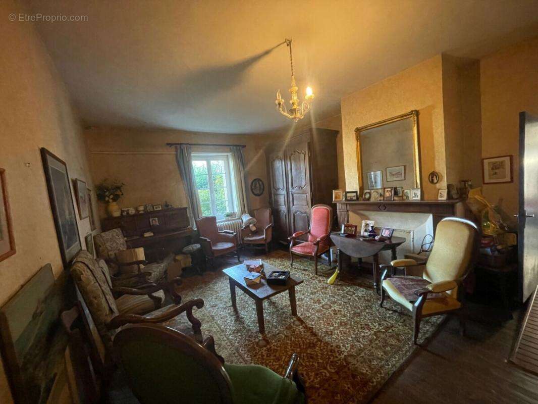 Maison à SAINT-MAURICE-LES-CHARENCEY