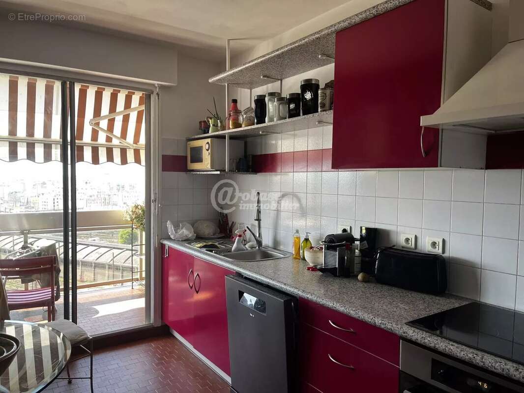 Appartement à MARSEILLE-1E