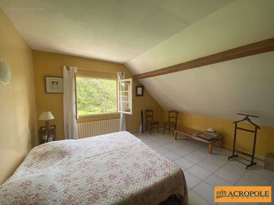 Maison 189 m² à Viglain  - photo 6