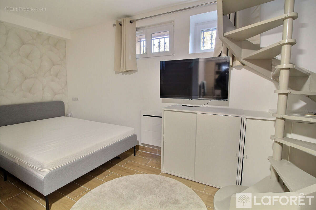 Appartement à LA GARENNE-COLOMBES