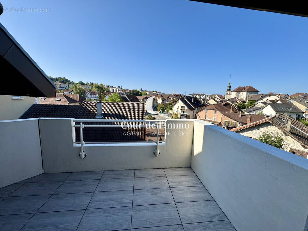 Appartement à CRUSEILLES