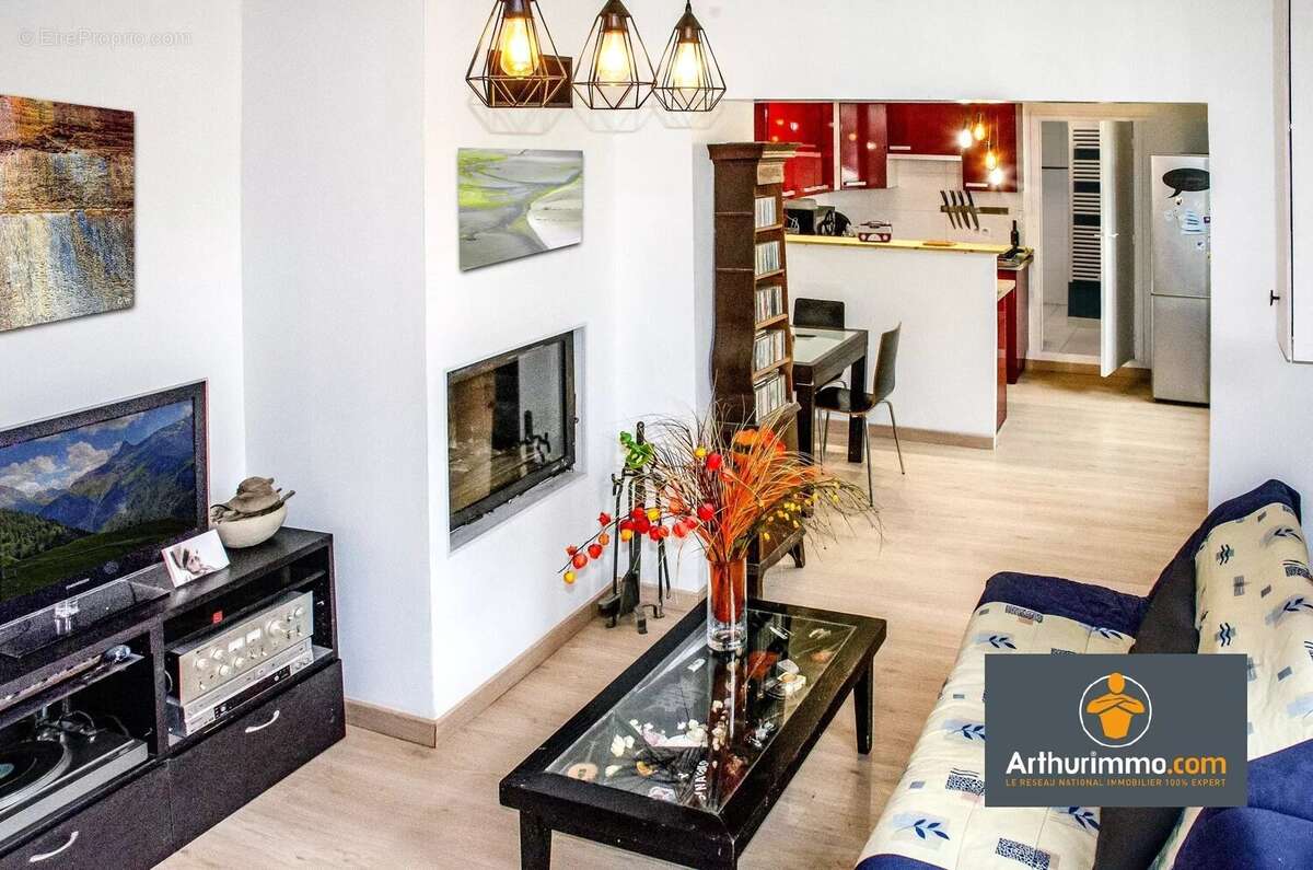 Maison à NEUFCHATEL-SUR-AISNE