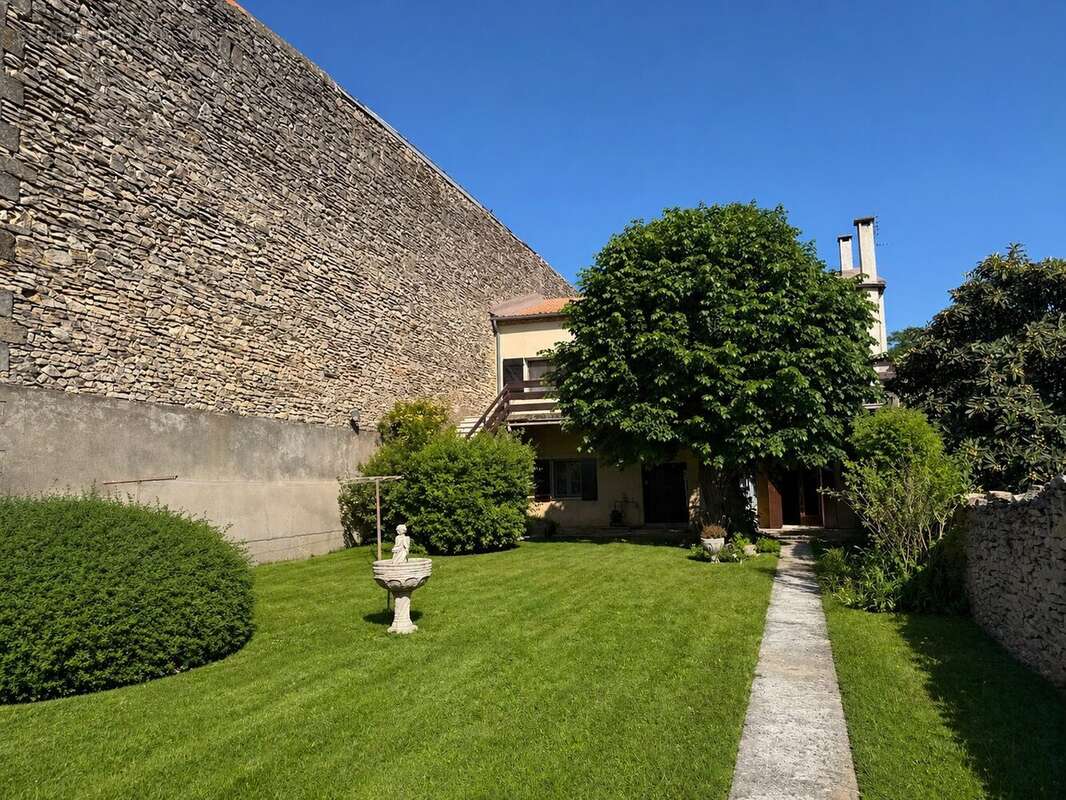 Maison à UCHAUD