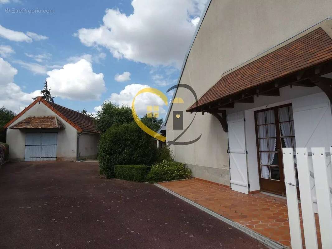 A VENDRE Maison de caractère avec dépendances et grand terrain – Azy - photo 17