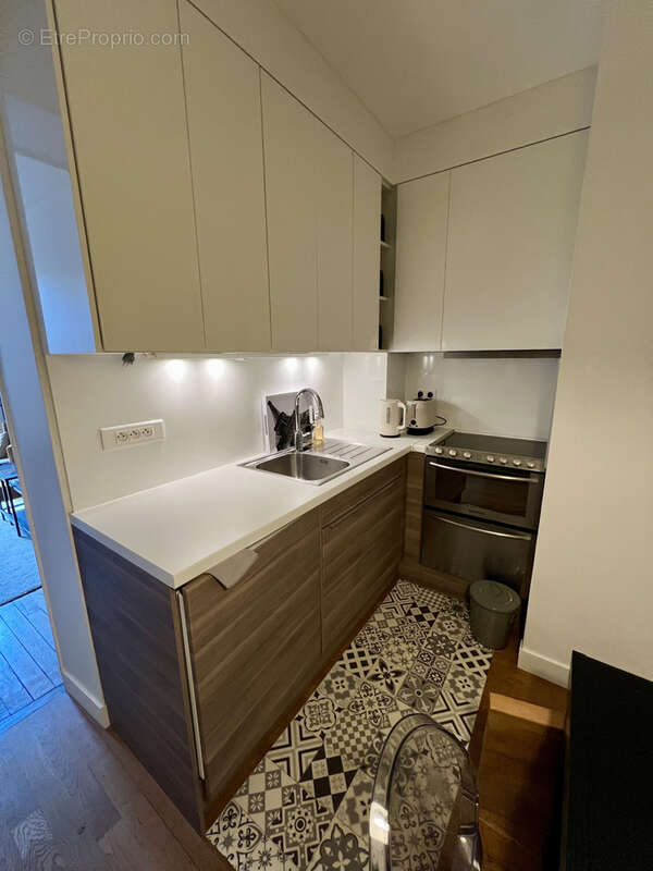 Appartement à PARIS-14E