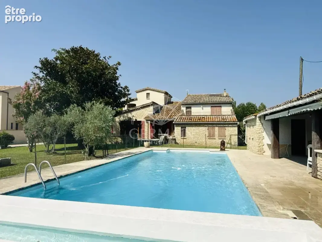 L'Isle-sur-la-Sorgue, à vendre, propriété d’exception d’environ 300 m² avec piscine, pool house et garage - photo 2