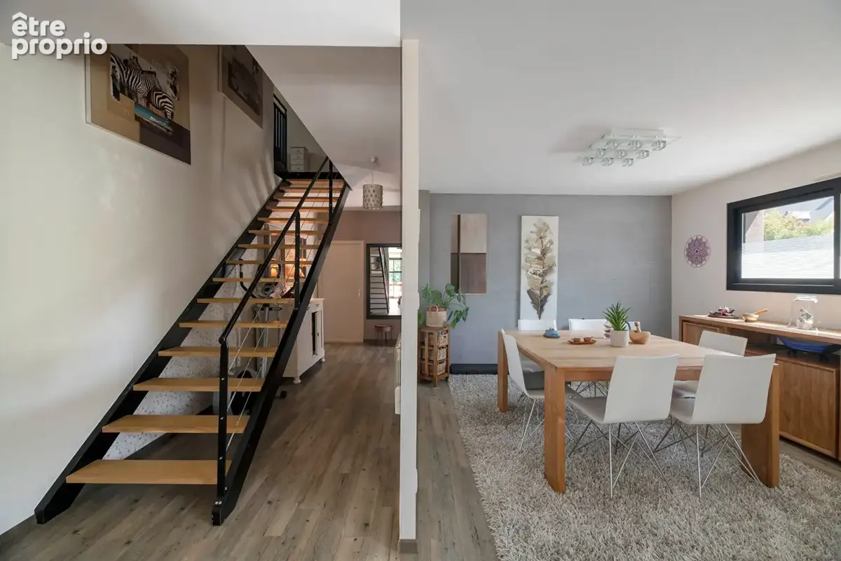 A VENDRE - AGENCE GIBOIRE BRUZ - Maison contemporaine d'environ 174m² - GUICHEN dans un quartier prisé - photo 4