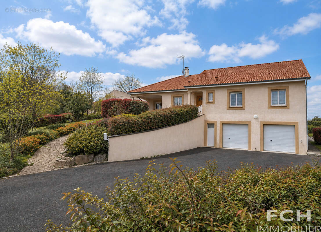 Villa 4 chambres, bureau, 2 garages, vue, proche toutes commodités - photo 2