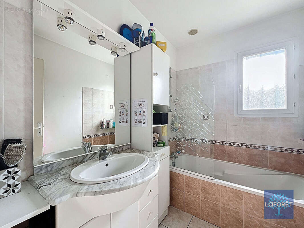 Maison à L&#039;AIGUILLON-SUR-VIE