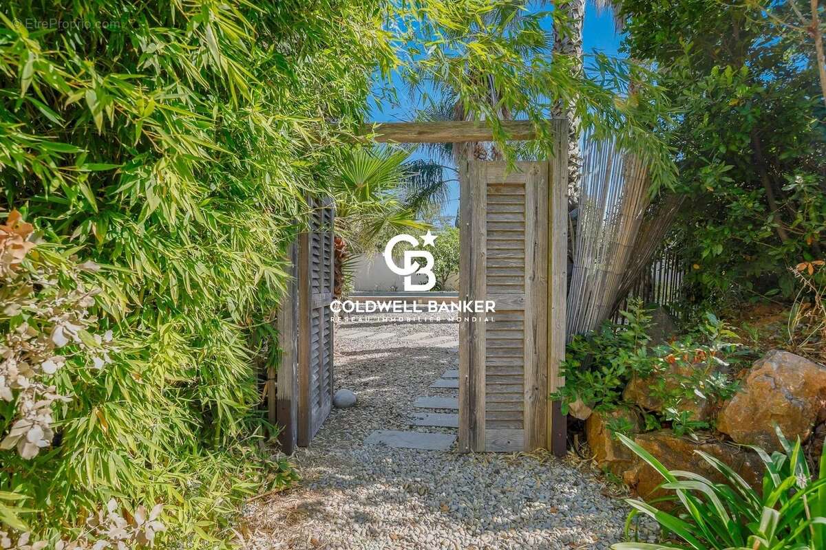 Maison à CARQUEIRANNE