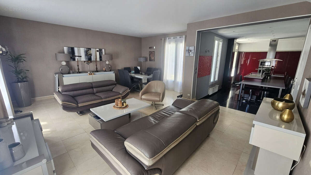 Maison à VILLEMOMBLE