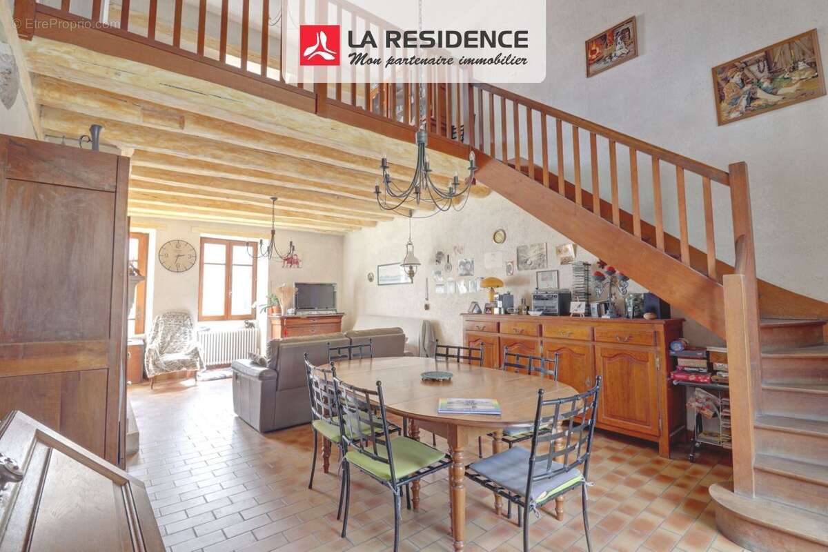 Maison 176 m² à Villebarou  - photo 3