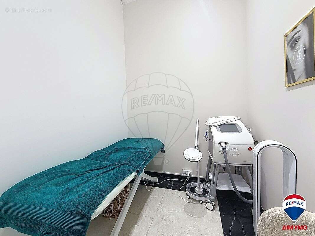 Commerce à SARROLA-CARCOPINO