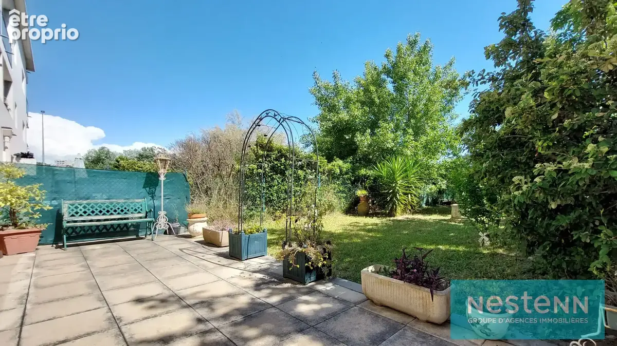 Appartement ISTRES, rez-de-jardin, T3 de 61.09m², spécial investisseur, terrasse, jardin et garage - photo 2