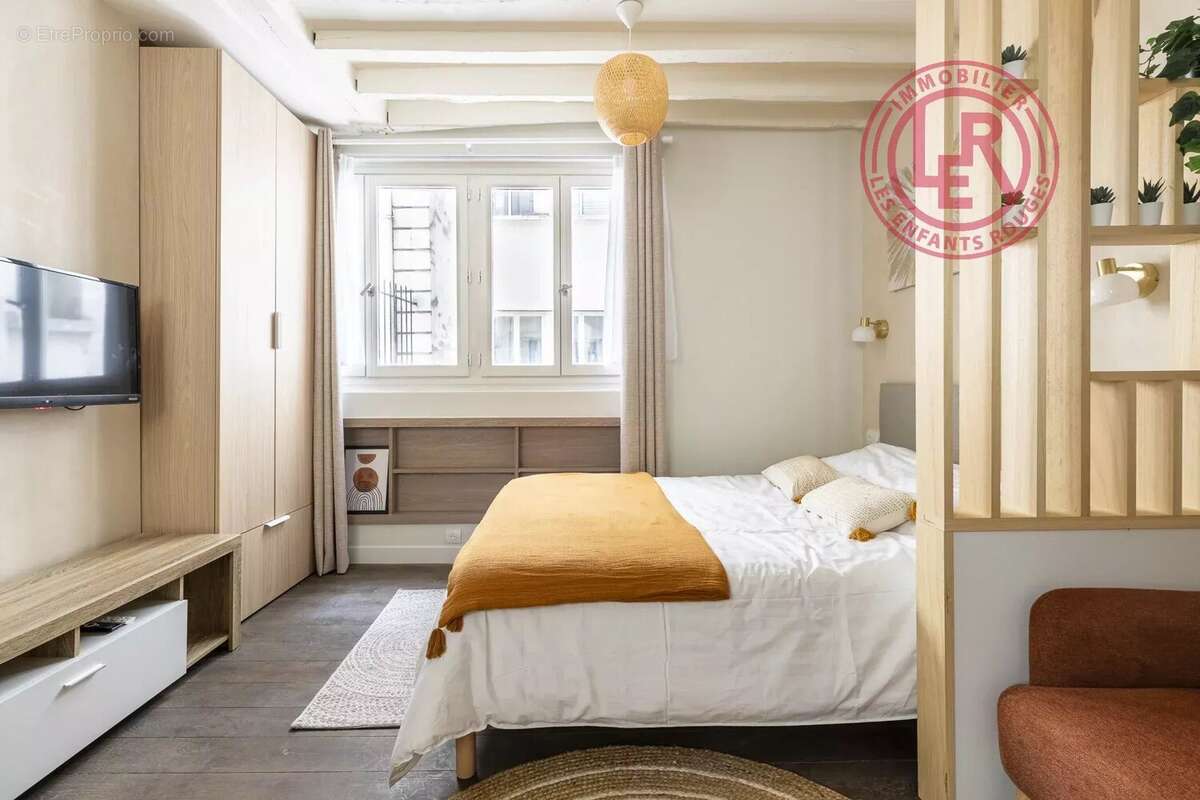 Appartement à PARIS-3E