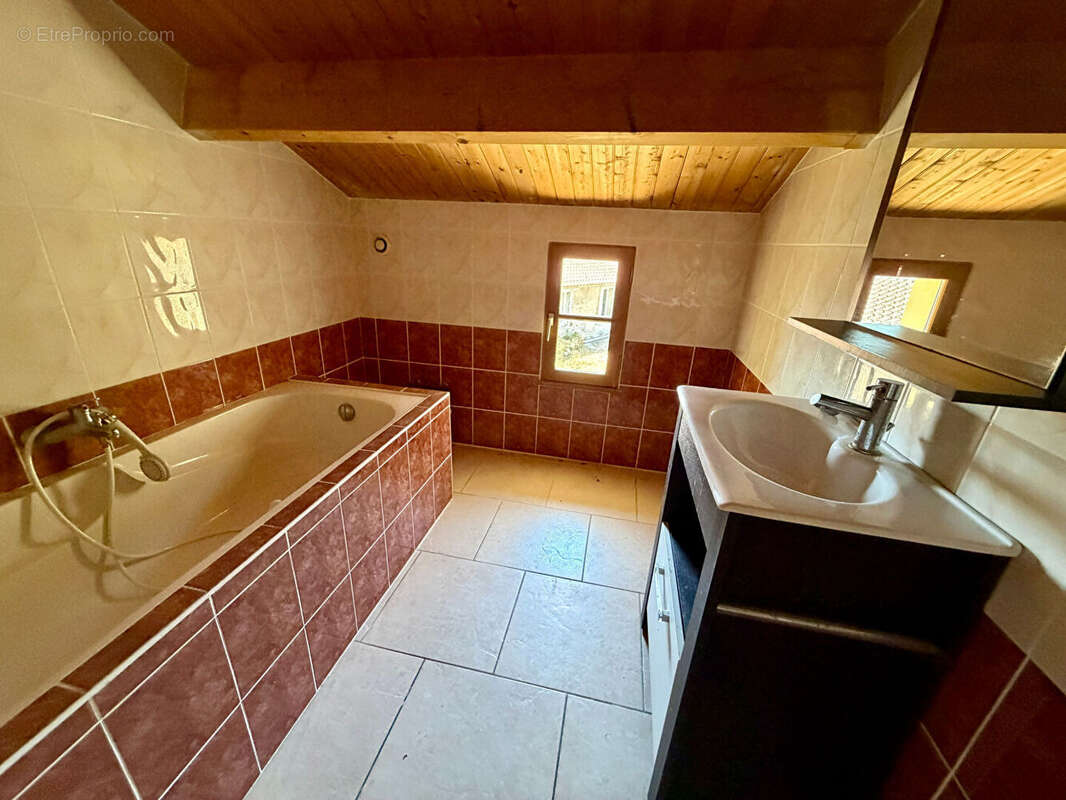 Maison à BOUIN