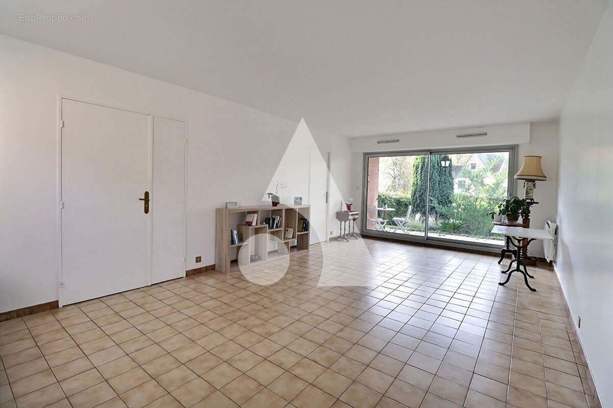 Maison à MERY-SUR-OISE