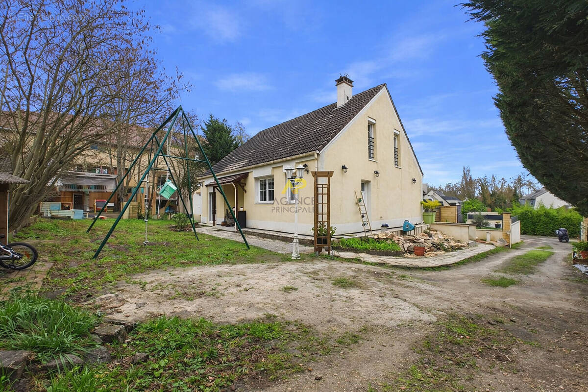 Maison à MONTIGNY-LES-CORMEILLES