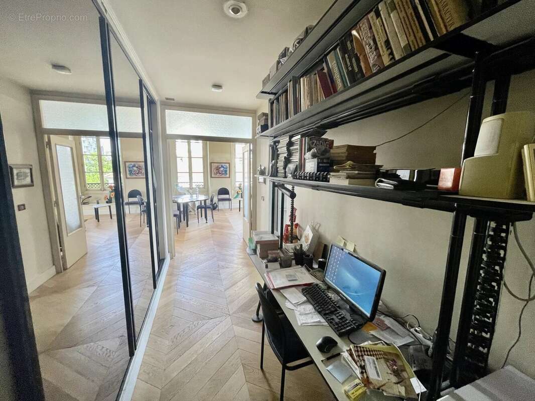 Appartement à PARIS-14E