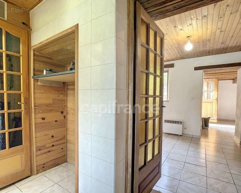 Dpt Drôme (26), à vendre proche de LA TOUCHE maison en pierre P5 mitoyenne, d'environ 110 m² habitables avec cour - photo 16