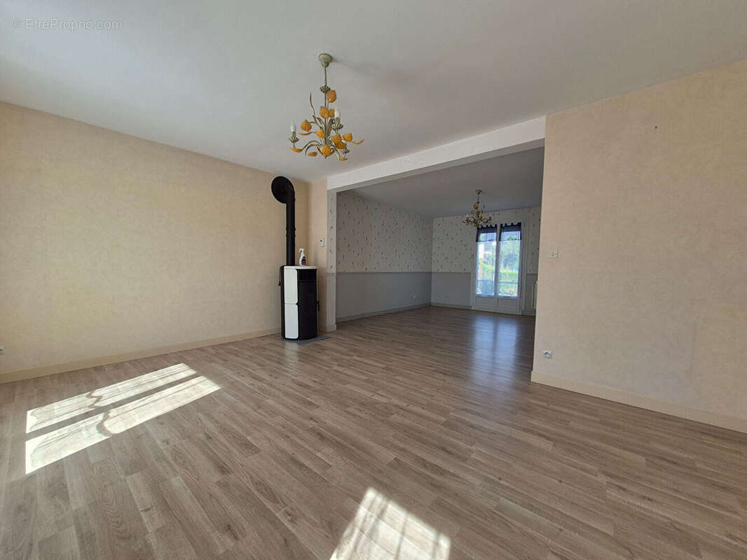 Maison Laille 5 pièce(s) 102 m2 - photo 4
