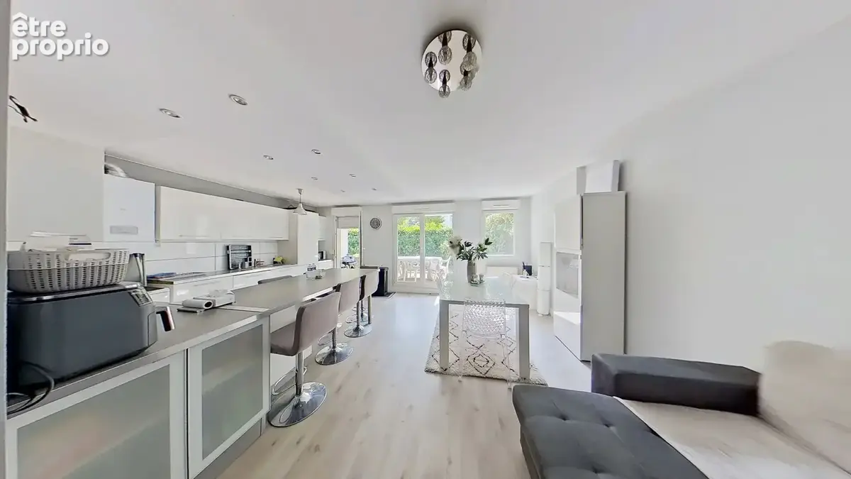 Appartement à LYON-8E