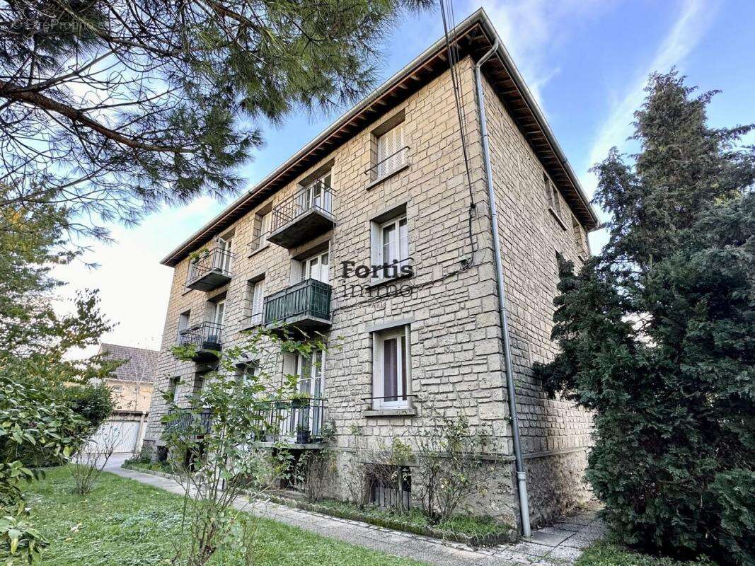 Appartement à DUGNY