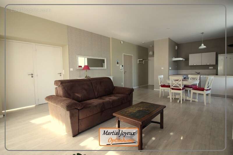 Appartement à FOUGERES