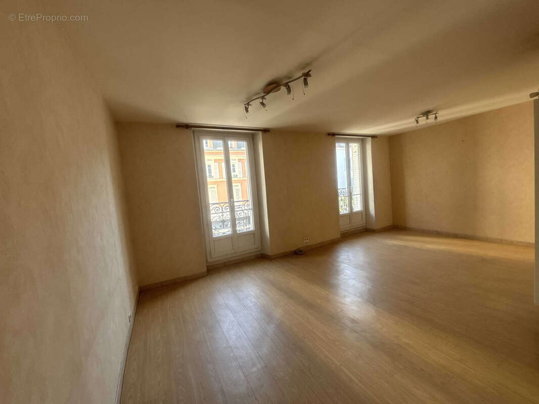 Appartement à ENGHIEN-LES-BAINS