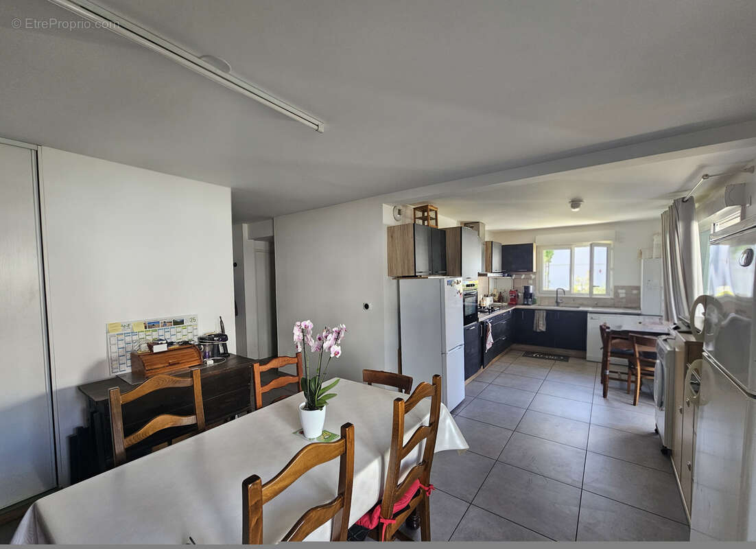 Appartement T3 en rez de jardin proche centre-ville BELLEY - photo 4