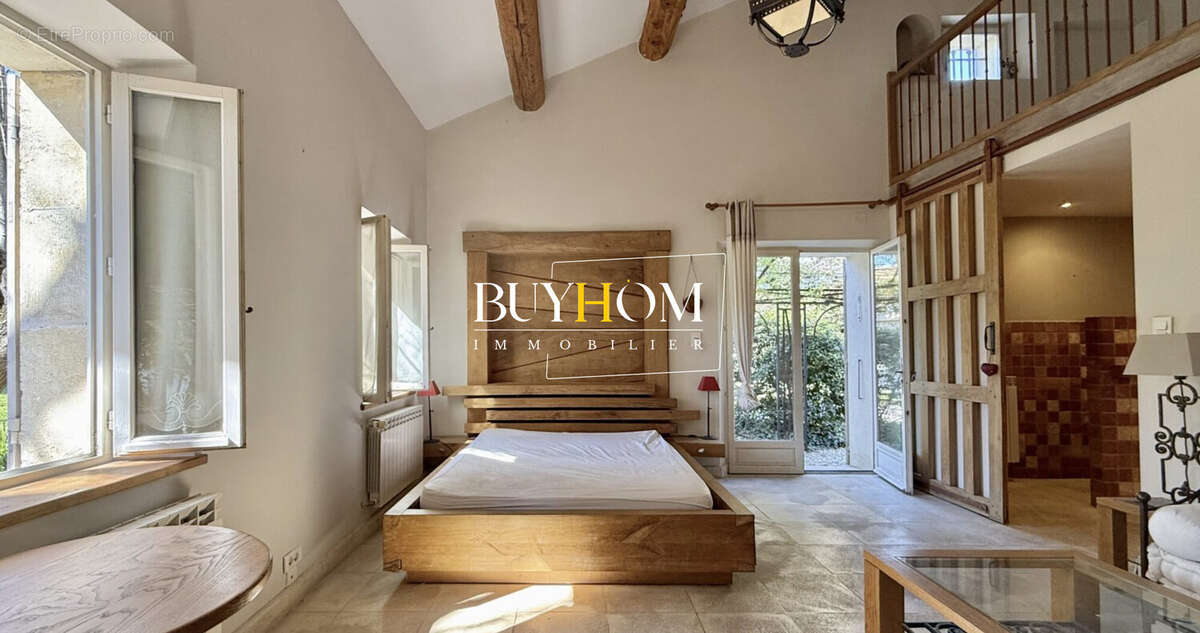 Maison à L'ISLE-SUR-LA-SORGUE