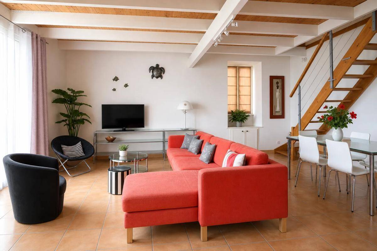 Maison à CHENAC-SAINT-SEURIN-D'UZET
