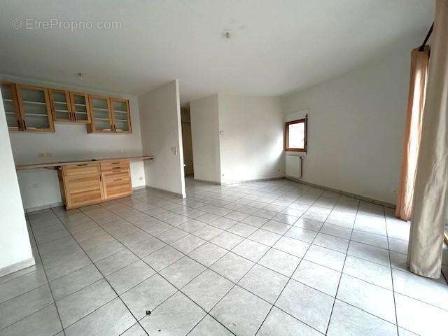   - Appartement à VILLEURBANNE