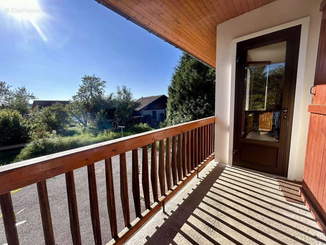 Appartement à GROISY