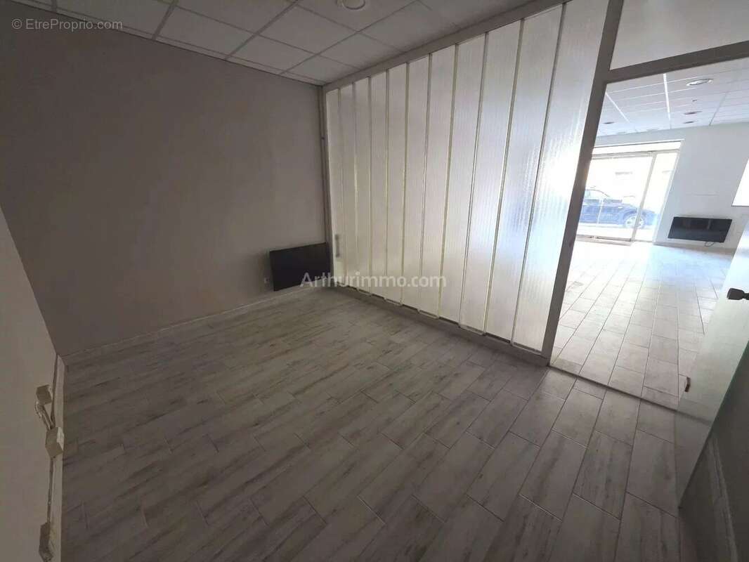Vente Bureau-local Draguignan(83300) 135 000ï¿œ - photo 6