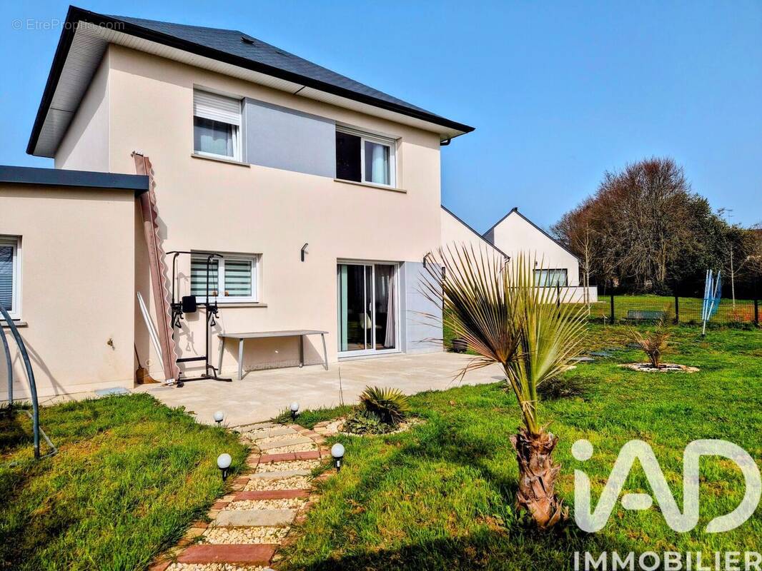 Photo 1 - Maison à FOUGERES