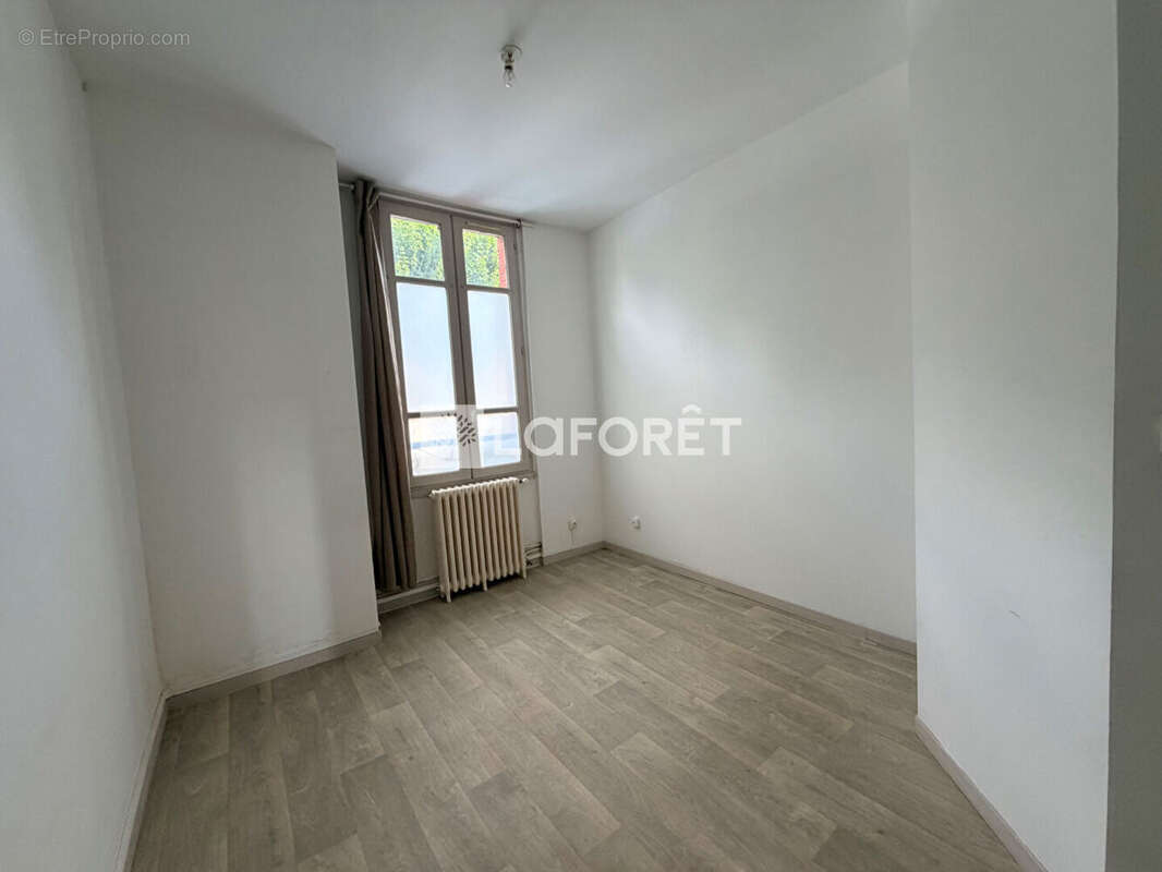 Aurillac 4 septembre type 3 avec terrain privé - photo 6