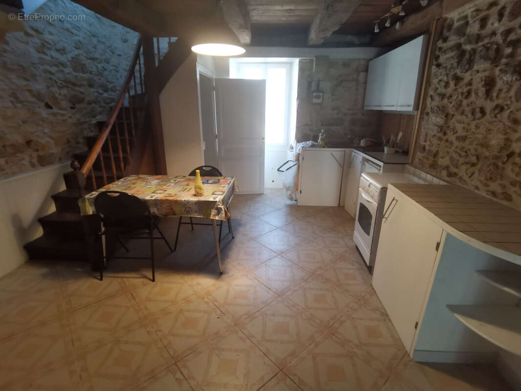 Maison à CHASSENEUIL-SUR-BONNIEURE